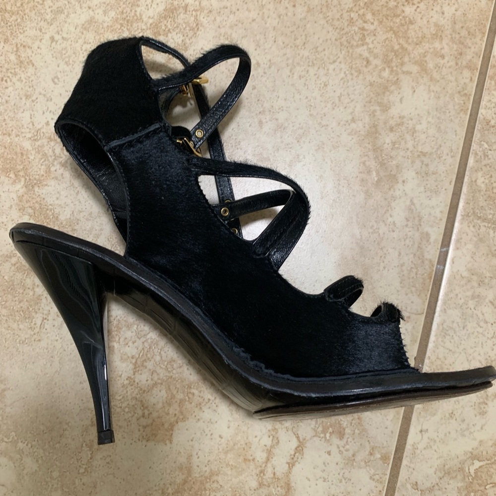 Louis Vuitton Black Heels with Gold Accents with box and bags.  Taking offers - Picture 4 of 10